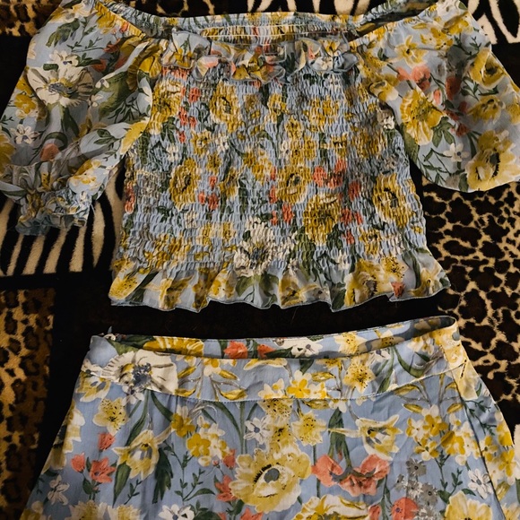 Floral Two piece set 🌸 - Picture 1 of 2